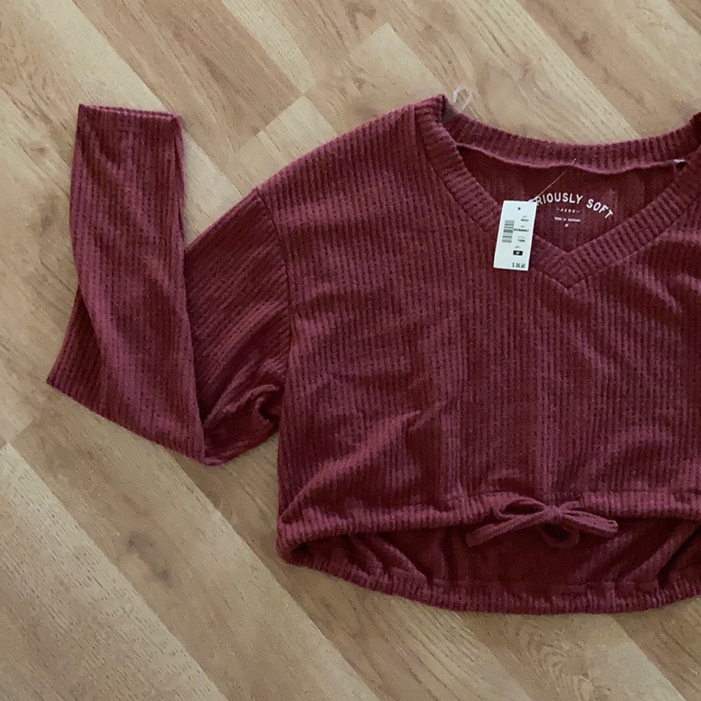 NWT Aero L/S Crop Top